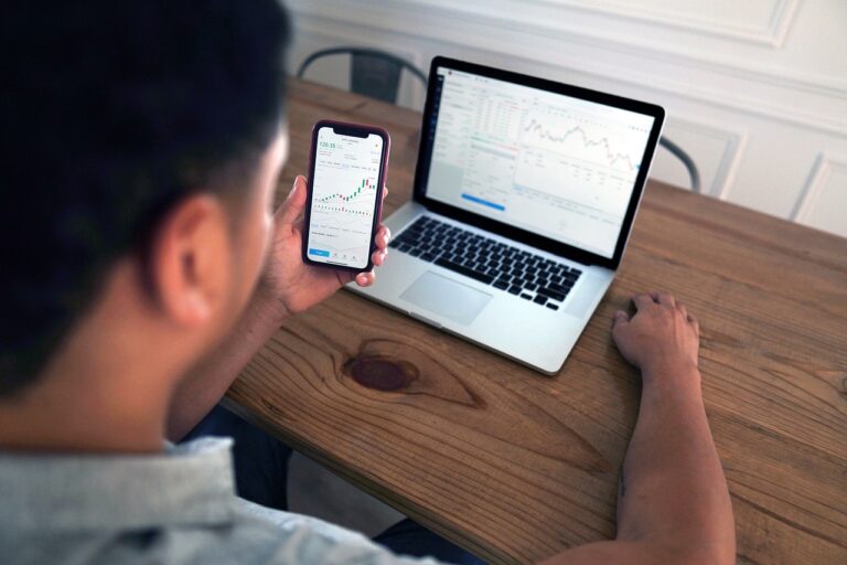 Analyse der Bollinger Bänder: Erfahre, wie dieses technische Analysetool funktioniert, welche Vor- und Nachteile es hat, und warum Einstellungen und Betrachtungszeitraum entscheidend sind. Dax-Unternehmen aktuell günstig bewertet