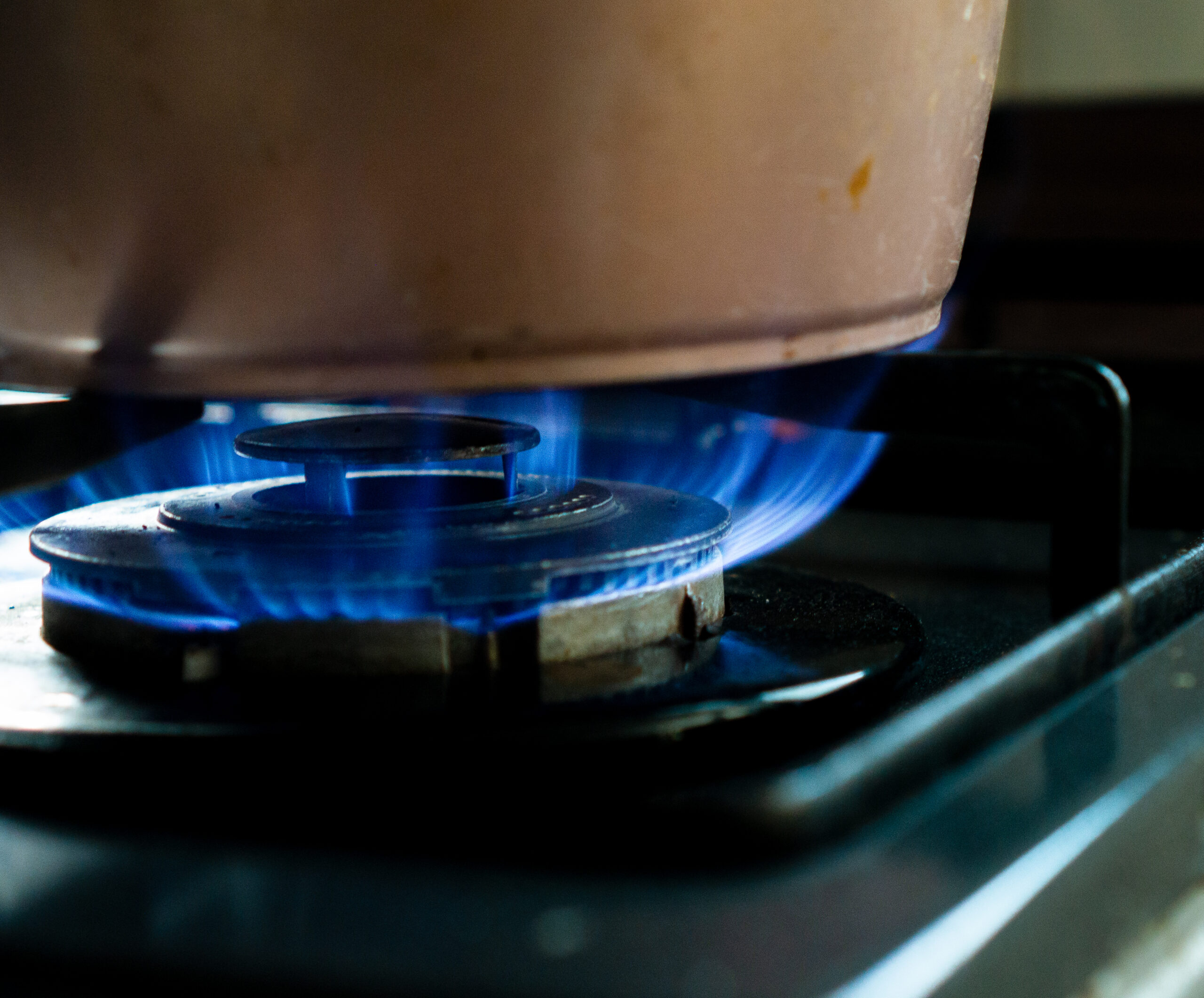 Stadtwerke Münster Jahresabrechnung. Gasflamme unter Topf. Gaspreise