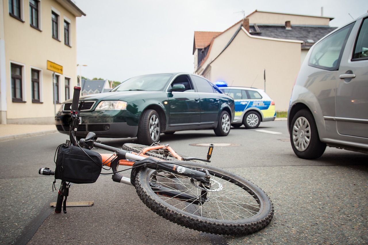 Ein tragischer Unfall in Maria Veen kostete einen Radfahrer das Leben. Die Ursache bleibt unklar.