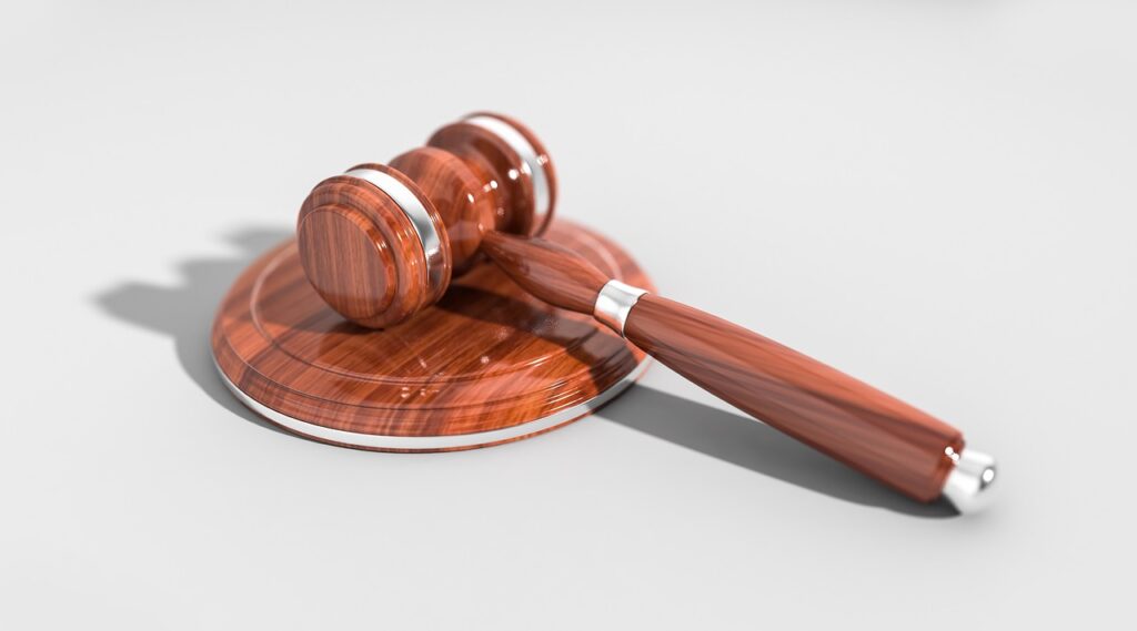 Ex-Bürgermeister von Ostbevern verurteilt: Dreieinhalb Jahre Haft wegen Bestechlichkeit. Details zu Urteil, Hintergründen und Konsequenzen. Urteil nach Gewaltverbrechen in Bielefeld: Vater zu lebenslanger Haft, Mutter zu Jugendstrafe. Revision wurde bereits angekündigt. Ein Trio aus Münster und Rheine lockte Freier mit Sex-Dates als Falle in eine Wohnung, bedrohte sie mit einem Messer und raubte sie aus.