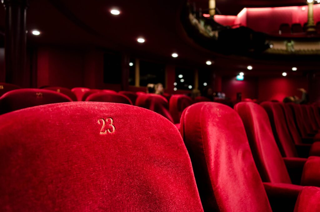 Der Kulturrucksack 2025 in Münster bringt kostenlose Kunst- und Medienprojekte für Kinder – ganzjährig, vielfältig und stadtweit verfügbar. Das Theater Münster kämpft mit einem Millionendefizit – trotz wachsender Besucherzahlen und erster Sparmaßnahmen.