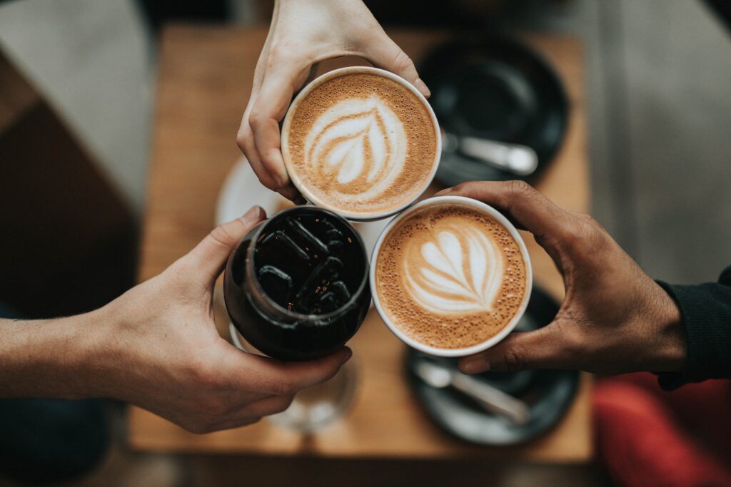 Hier stellen wir die Top 5 Cafés in Münster vor. Neben leckerem Kaffee gibt es hier aber Paninis, Bagels oder Eintöpfe, je nachdem, wonach euch der Sinn steht! Kaffeepreise Anstieg