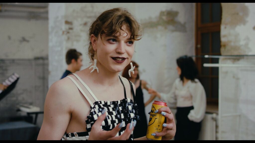 Die “Westfalen Connection” ist mehr als nur eine Sektion des Filmfestivals Münster; sie ist ein Schaufenster für das beeindruckende kreative Potential der Region Westfalen. Zum fünften Mal werden hier die besten regionalen Filme präsentiert, in diesem Jahr in zwei separaten Wettbewerben: für Kurzfilme und längere Beiträge.