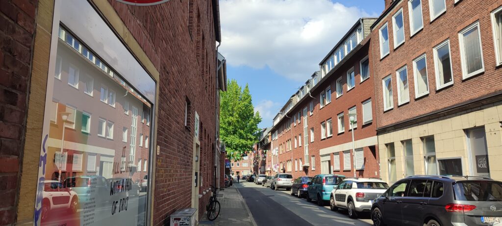 Dein umfassender Leitfaden zum Anmelden in Münster. Erfahre alles über das Einwohnermeldeamt, öffentliche Verkehrsmittel, Abfallentsorgung und mehr. Mach den Umzug nach Münster so reibungslos wie möglich!