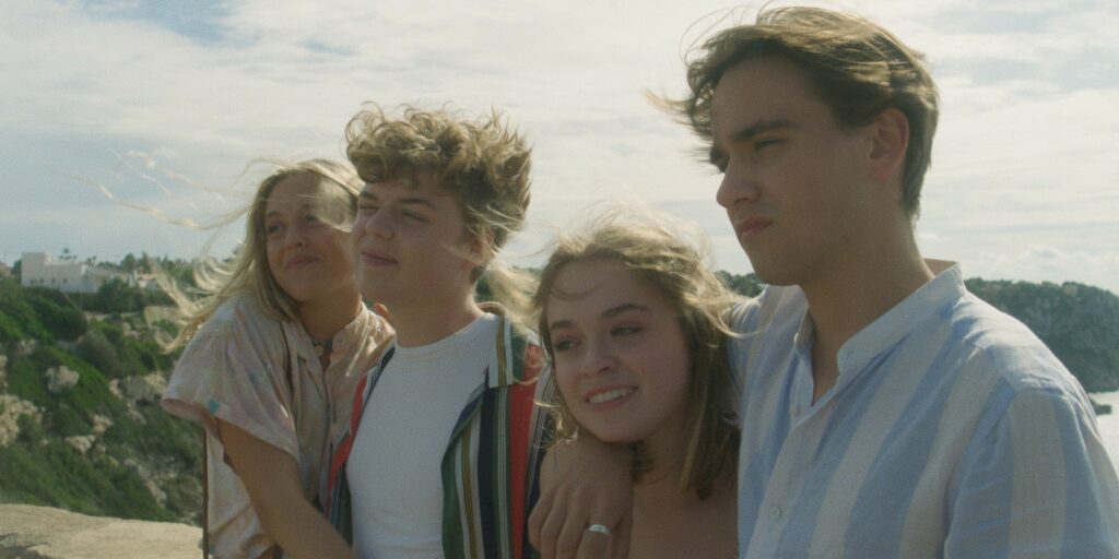 Die “Westfalen Connection” ist mehr als nur eine Sektion des Filmfestivals Münster; sie ist ein Schaufenster für das beeindruckende kreative Potential der Region Westfalen. Zum fünften Mal werden hier die besten regionalen Filme präsentiert, in diesem Jahr in zwei separaten Wettbewerben: für Kurzfilme und längere Beiträge. Die Stiftung Westfalen-Initiative, mit Sitz in Münster, hat nicht nur das Preisgeld für den besten Kurzfilm auf 1.000 € verdoppelt, sondern stiftet zusätzlich 1.500 € für den Wettbewerb der längeren Filme.