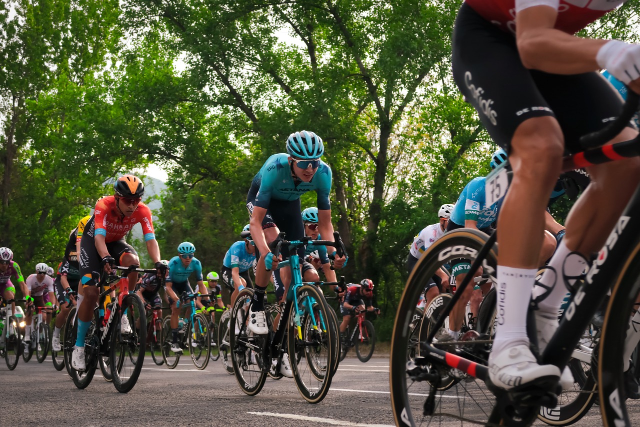 Am 3. Oktober verwandelt sich Münster in eine Radsportarena. Der Sparkassen Münsterland Giro führt durch die Stadt und umliegende Kreise. Informiere dich über Straßensperrungen und genieße das Rennen!