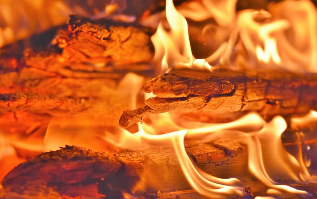 Ein verheerender Brand auf Bauernhof in Warstein hat in der Nacht zum Sonntag großen Schaden angerichtet.