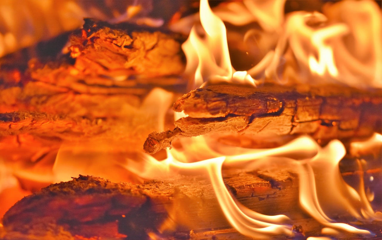 Ein verheerender Brand auf Bauernhof in Warstein hat in der Nacht zum Sonntag großen Schaden angerichtet.