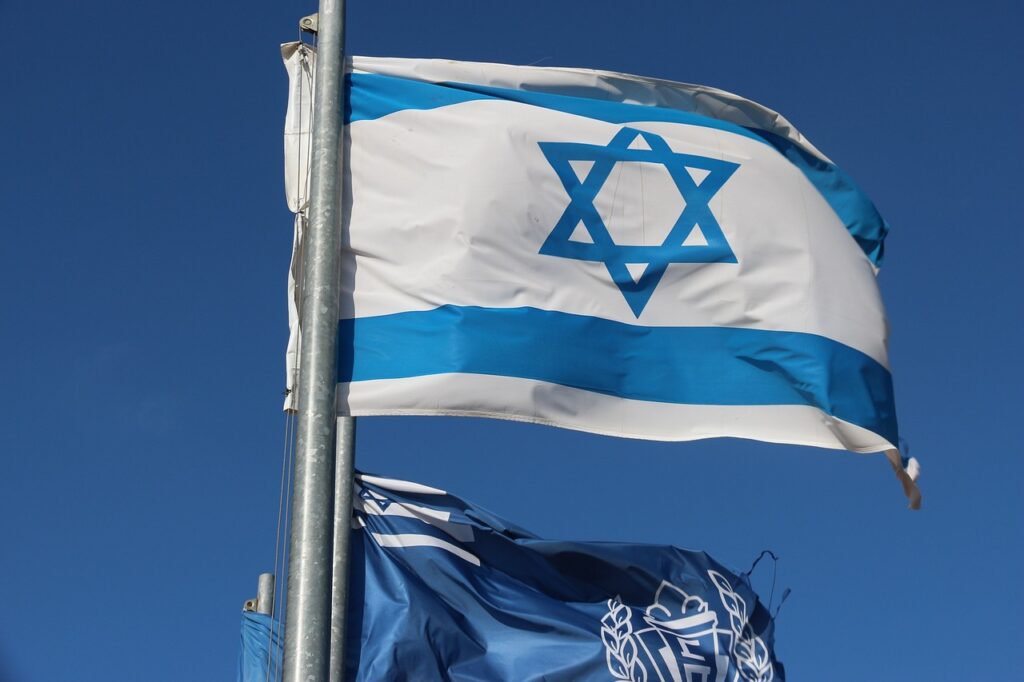 Lesen Sie über die Absage eines geplanten Vortrags zum Thema 'Was ist Antisemitismus?' im Bennohaus aufgrund von Antisemitismus-Vorwürfen gegen die Veranstalter.