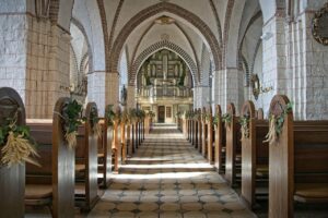 Der Zensus 2022 zeigt, dass Christen in Deutschland zur Minderheit werden. Katholiken und Protestanten machen nur noch 48 Prozent der Bevölkerung aus.