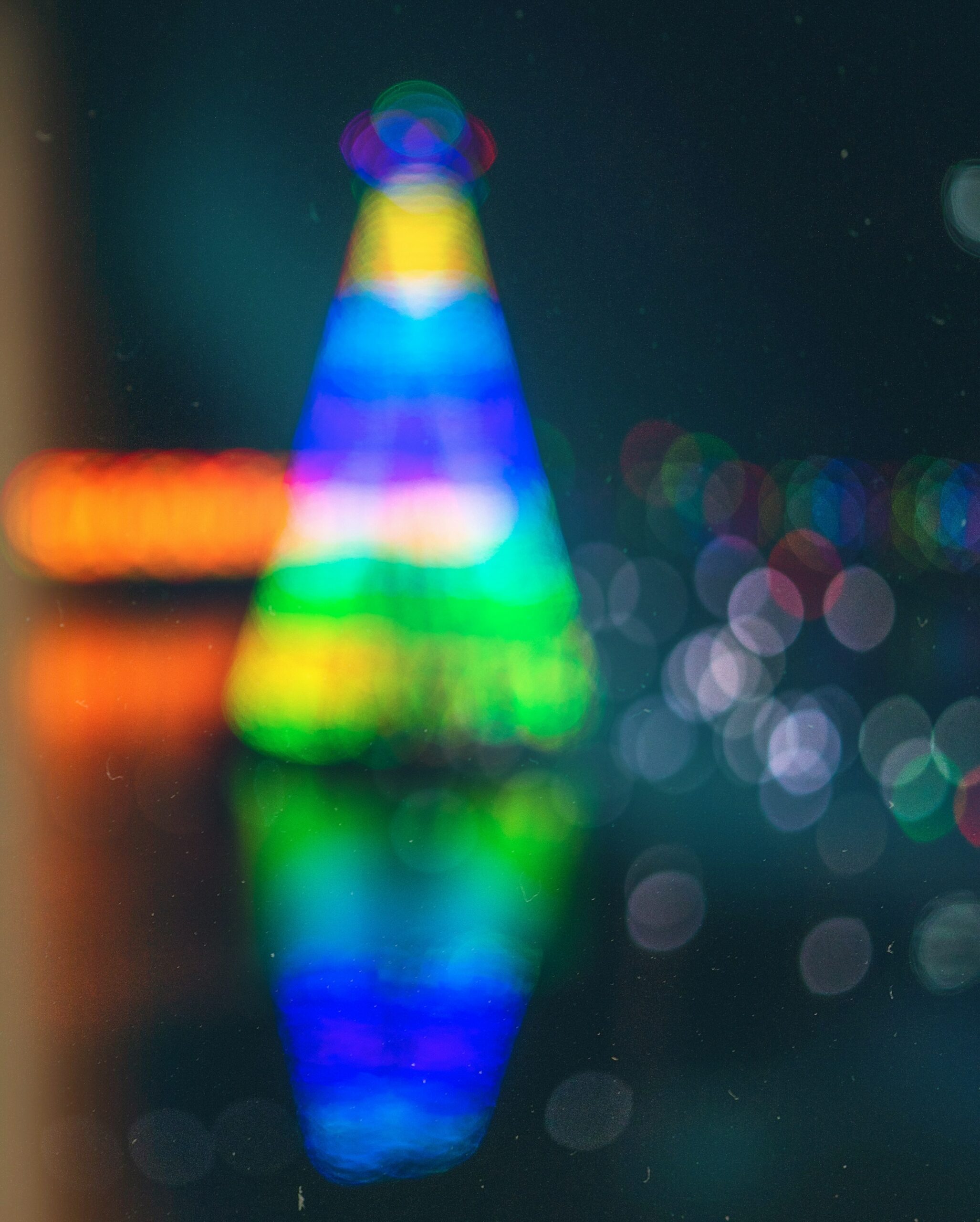auche ein in die magische Welt der XMAS LIGHTS im Allwetterzoo Münster. Genieße faszinierende Lichtshows und audio-visuelle Kunstwerke, die die Winternächte in ein funkelndes Spektakel verwandeln.