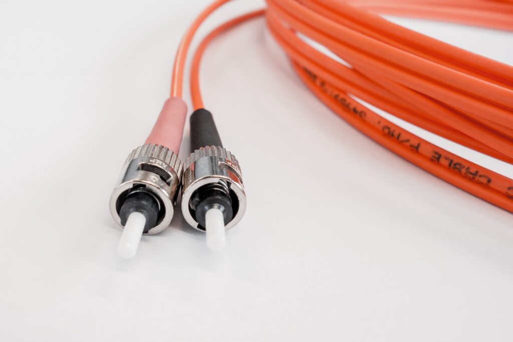 Der Glasfaser-Ausbau in Handorf, Gievenbeck und Hiltrup-Mitte startet 2025. Stadtwerke und Telekom bringen schnelles Internet in die Stadtteile. Der Glasfaserausbau in Münster bis 2030 soll den flächendeckenden Zugang zu schnellem Internet sicherstellen.