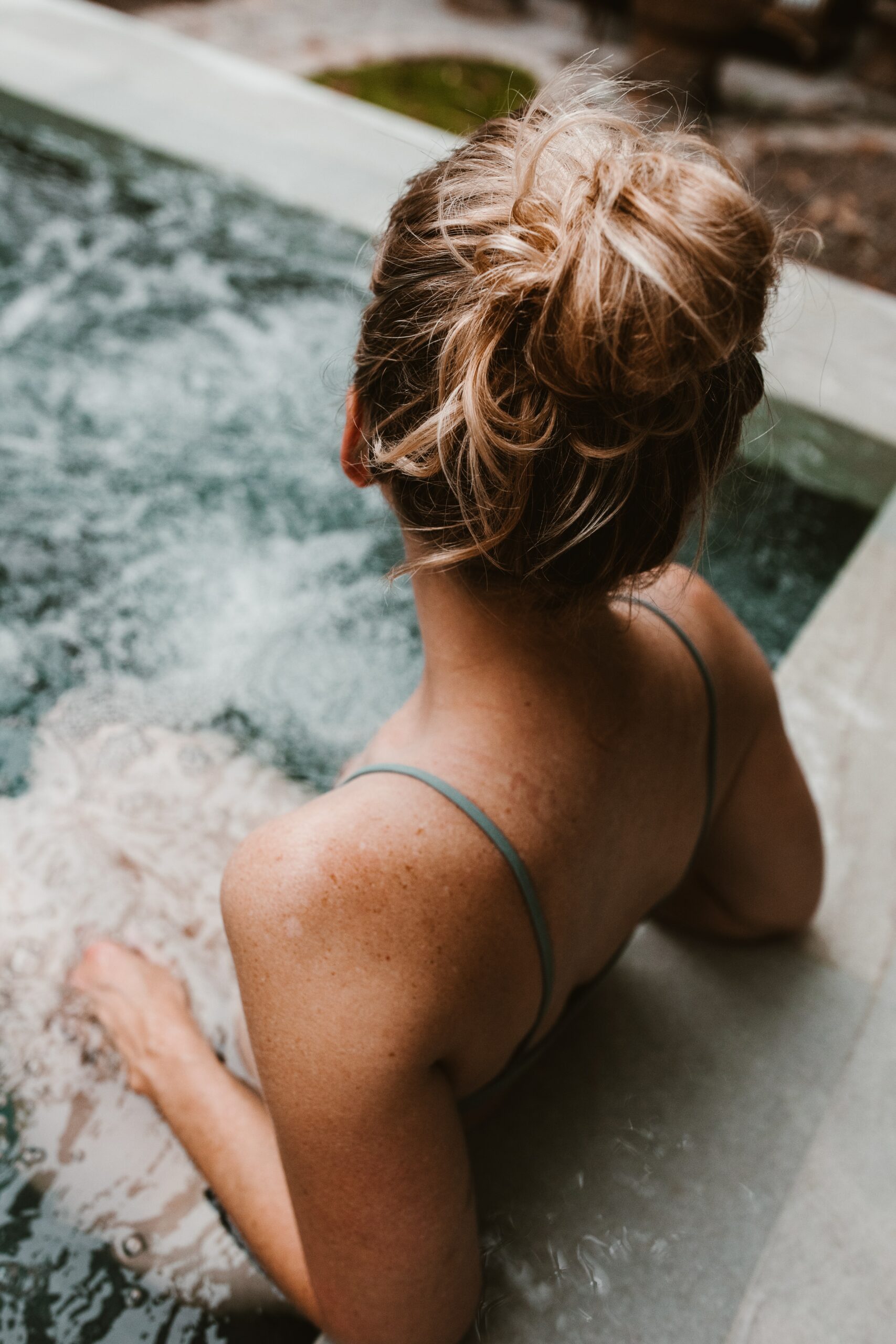 Wellness umfasst eine ganzheitliche Herangehensweise an Gesundheit und Wohlbefinden, indem es Körper, Geist und Seele in Einklang bringt. Es betont die Bedeutung von Selbstfürsorge, Entspannung und einem ausgewogenen Lebensstil, um die Lebensqualität zu verbessern und Stress abzubauen.