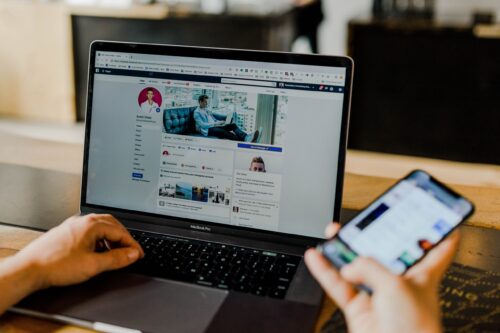 Finanzvertriebe auf sozialen Netzwerken: Einblicke in ihre Methoden Einführung: In unserer zunehmend digitalisierten Welt entdecken Finanzvertriebe auf sozialen Netzwerken neue Wege zur Kundenakquise. Dabei nutzen sie Dating-Apps und Plattformen für soziale Kontakte, um in einem informellen Umfeld potenzielle Kunden anzusprechen.