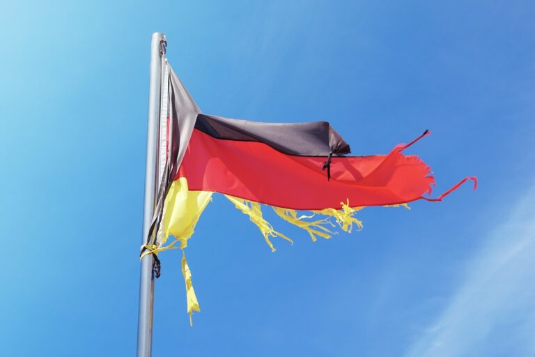 Entdecken Sie die Hintergründe der Debatte um Leitkultur in der CDU, angestoßen durch den münsterischen Politiker Ruprecht Polenz, und die Bedeutung dieser Diskussion für die Partei und die Gesellschaft.