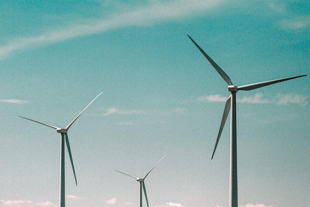 Die Anzahl Windräder im Münsterland wächst stetig. 2022 gab es 964 Anlagen, was den Ausbau erneuerbarer Energien in der Region verdeutlicht.
