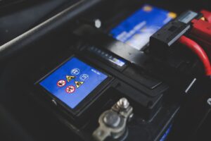 ntensive Diskussionen im Bundeshaushalt 2024 um die Kürzung von Fördermitteln für die Batterieforschung in Münster. Der Artikel beleuchtet die Bemühungen um die Finanzierung und die Zukunft dieser wichtigen Forschung
