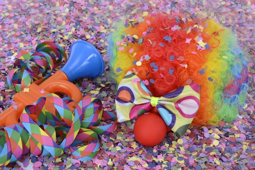 Der Karneval in Münster blickt auf eine lange Tradition zurück. Hier findest du alle Infos zu den Höhepunkten, Umzügen und Terminen des Münsteraner Karnevals 2024. rassistische Parolen beim Saerbecker Karnevalsumzug. Altweiber in Münster 2025 mit den besten Partys, Live-Musik und Shows. Jetzt die Top-Events entdecken und mitfeiern!