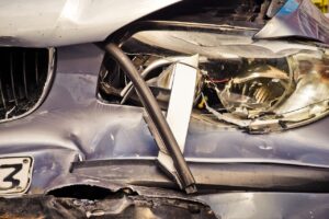 Tödlicher Unfall auf der B474 bei Dülmen: Ein 59-jähriger Fahrer stirbt trotz Erste-Hilfe-Maßnahmen noch am Unfallort. Schwerer Verkehrsunfall auf der A43 bei Münster: Motorradfahrerin schwer verletzt – Vollsperrung und lange Staus.