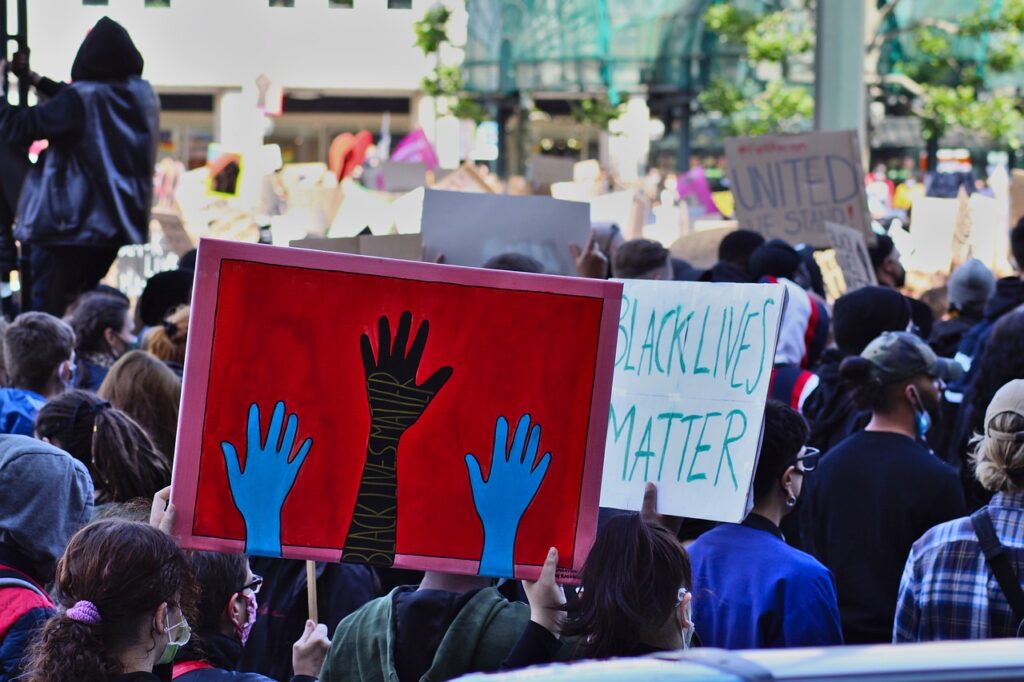 Die Internationalen Wochen gegen Rassismus in Münster bieten eine Plattform für Diskussionen, Bildung und Aktivitäten, die sich gegen Rassismus richten.