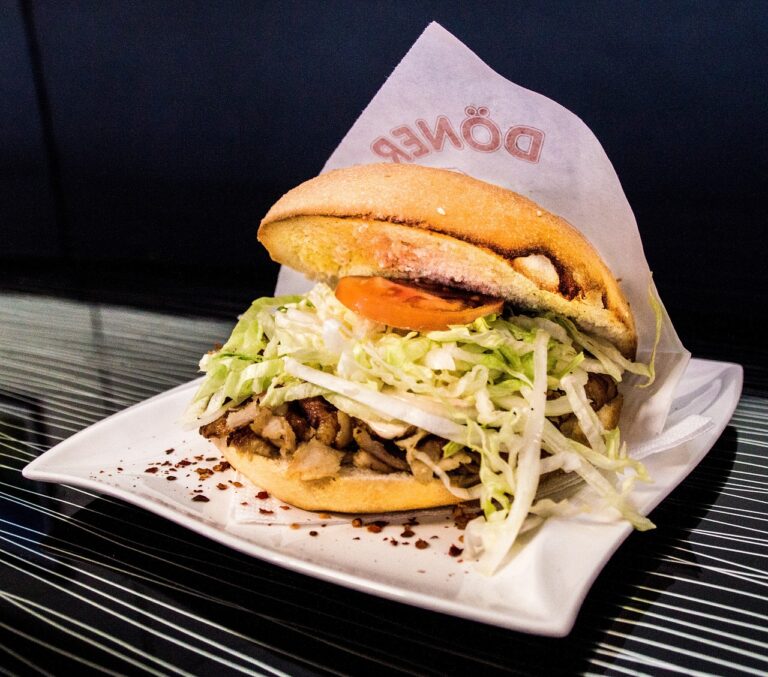 Was ist der beste Döner in Münster? Unser leibesten Dönerläden findet ihr in diesem Artikel.