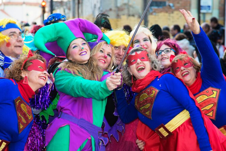 Umleitungen zur Prinzenproklamation Münster am 16. November: Zentrale Haltestellen gesperrt, Alternativen verfügbar. Die Straßensperrungen Rosenmontag in Münster betreffen die gesamte Innenstadt. Erfahre hier alles zu Sperrungen, Halteverboten und Sicherheitsmaßnahmen.