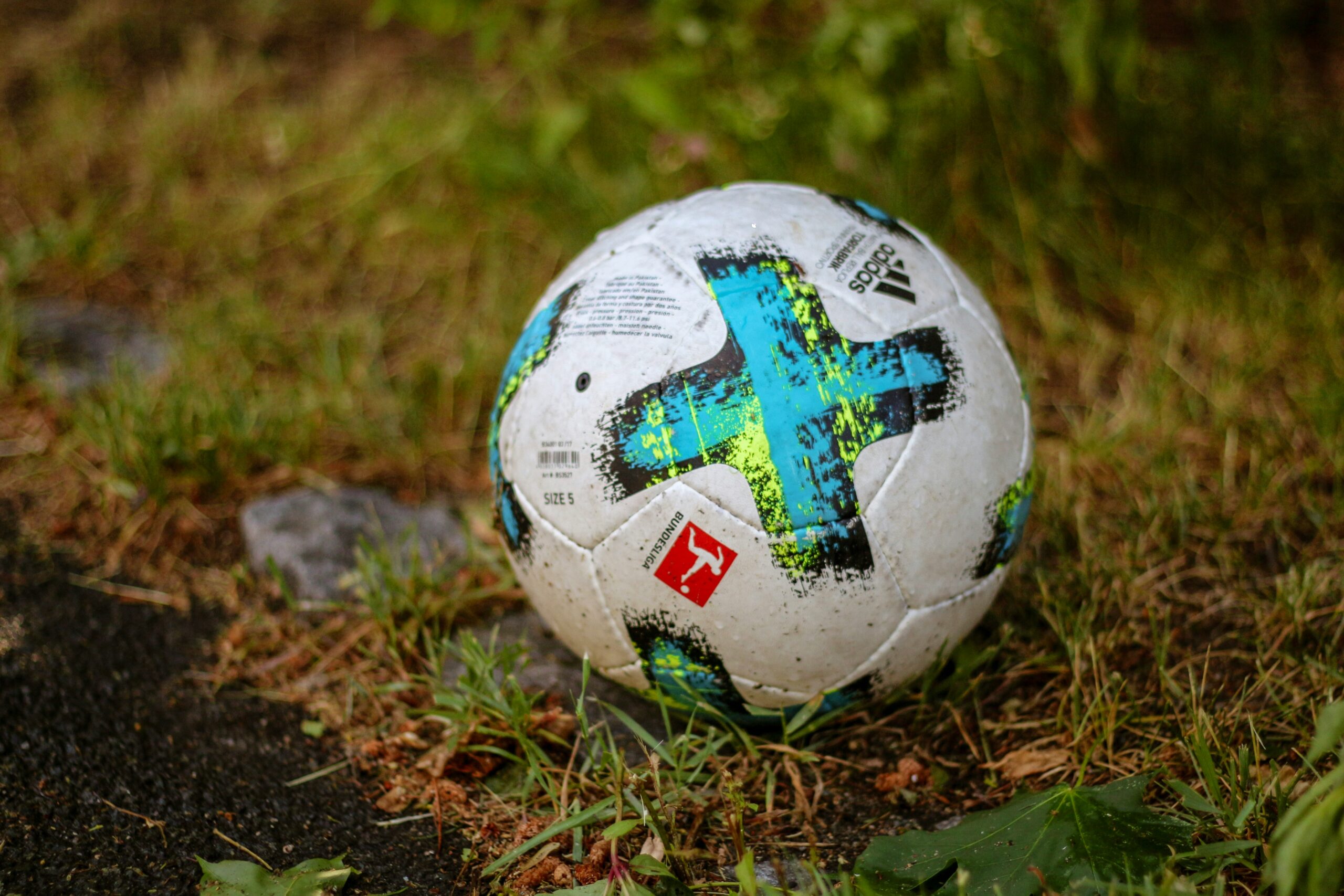 Preußen Münster: Auf dem Sprung in die 2. Liga? Die Aufstiegsträume leben Das letzte Viertel der Drittliga-Saison steht bevor, und Preußen Münster befindet sich erneut im Aufstiegsrennen. Die Fans, die ihre Mannschaft als historisch leidgeprüft betrachten, sind so euphorisch wie selten zuvor. Die Hoffnungen und Träume von der 2. Bundesliga gedeihen in den Fan-Kurven, an den Stammtischen und vor allem im Internet.