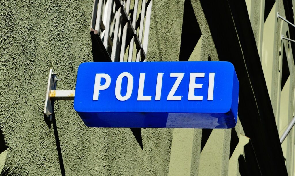 Am Karfreitag nimmt die Polizei in NRW die Tuning- und Autoposer-Szene ins Visier. Car-Freitag
