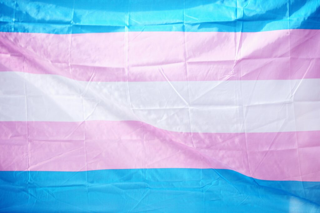 Erfahren Sie mehr über das neue Selbstbestimmungsgesetz, das es trans- und intergeschlechtlichen Menschen ermöglicht, ihren Namen und Geschlechtseintrag einfacher zu ändern.