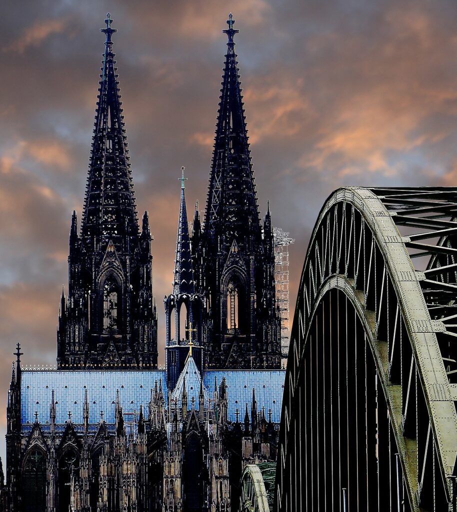 Die Verhandlung über eine Schmerzensgeldklage gegen das Erzbistum Köln wurde auf den 4. Juni verschoben.