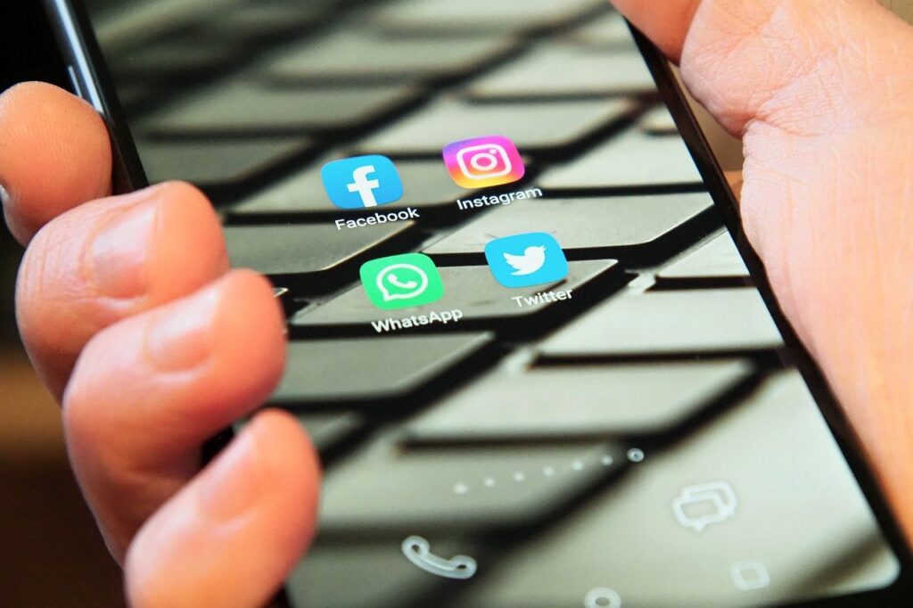 Die EU-Kommission hat ein Rechtsverfahren gegen Meta wegen möglicher Verstöße gegen EU-Recht bei politischer Werbung eingeleitet. Erfahren Sie mehr über die Vorwürfe und den Einfluss des Digital Services Act."