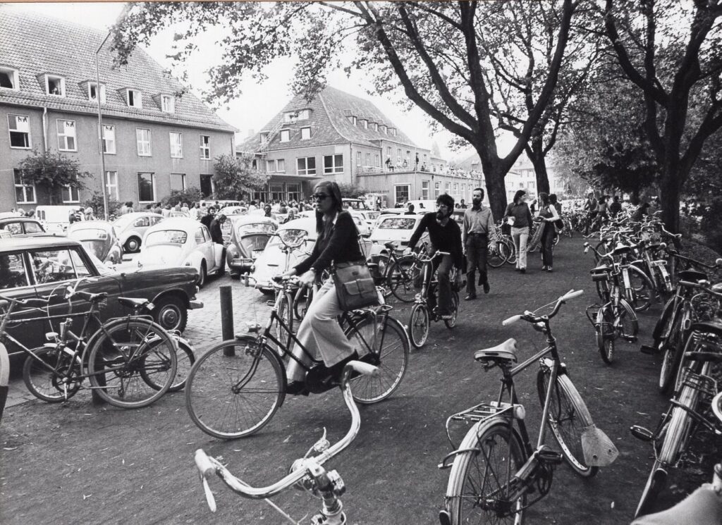 Die Online-Serie „Zurückgewischt“ vergleicht historische und aktuelle Bilder aus Münster und zeigt den Wandel der Stadt.
