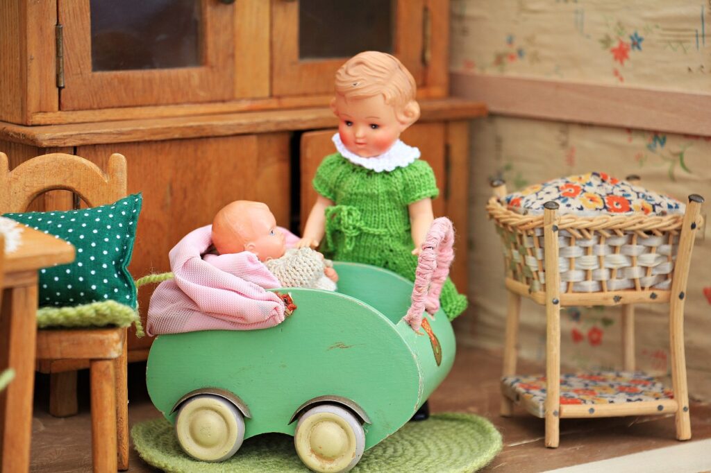 Das Internationale Kinderspielzeugmuseum Münster bietet Familien und Schulklassen faszinierende Einblicke in die Geschichte des Spielzeugs und fördert die Völkerverständigung.