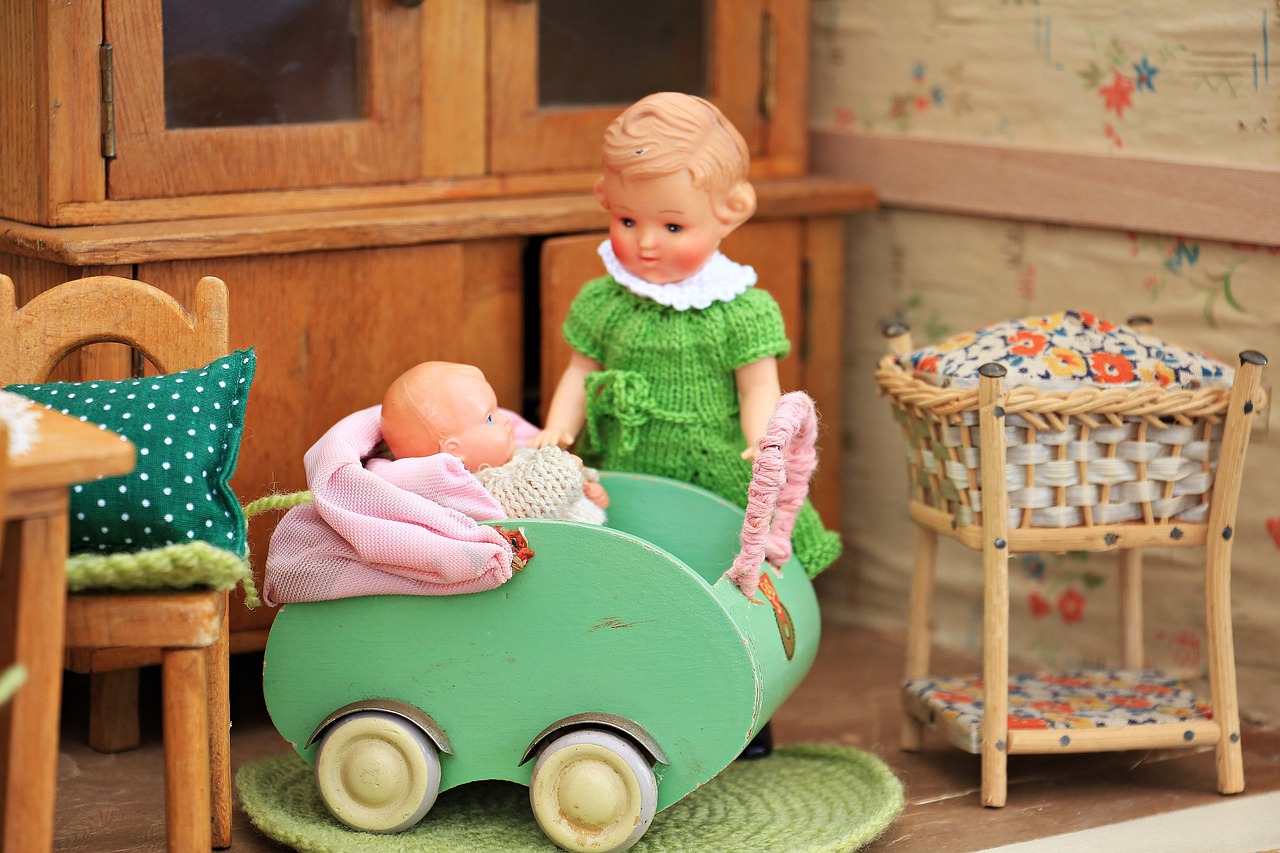 Das Internationale Kinderspielzeugmuseum Münster bietet Familien und Schulklassen faszinierende Einblicke in die Geschichte des Spielzeugs und fördert die Völkerverständigung.