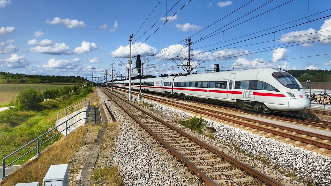 Keine Warnstreiks 2024: Deutsche Bahn und EVG erzielen Tarifeinigung