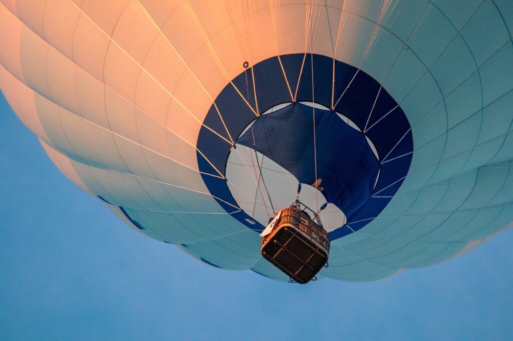 Erleben Sie das einmalige Spektakel der Gasluftballon Weltmeisterschaft Münster beim Gordon-Bennett-Cup 2024 und feiern Sie mit beim Straßenfest „Münster hebt ab“.