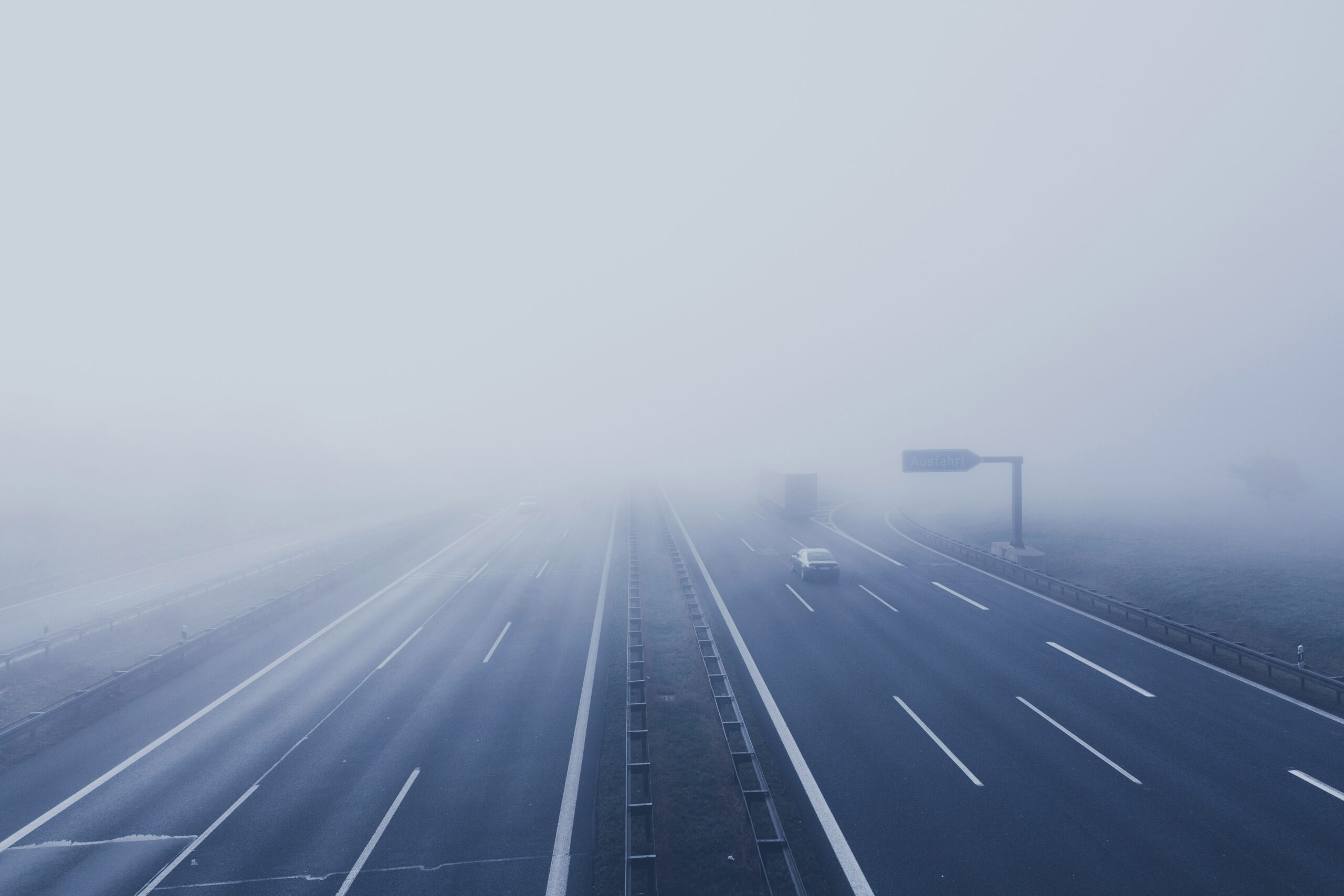 Rastanlage Münsterland West. ADAC Test 2024 sieht die Anlage im Nebel liegen.