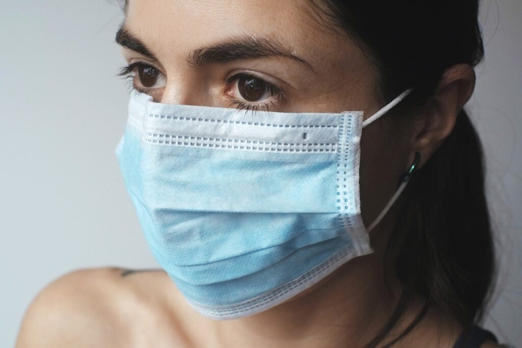 Die Corona Welle in NRW nimmt wieder Fahrt auf. Was Kliniken und Pflegeeinrichtungen jetzt tun und wie neue Impfstoffe helfen.
