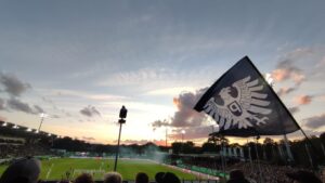 Beim Preußen Trainer Relegationsspiel drohen Geldstrafen – erfahre hier, welche Konsequenzen der Einsatz ohne Pro-Lizenz haben kann. Preußen Stadion in Münster Preußen Münster gegen Hertha BSC