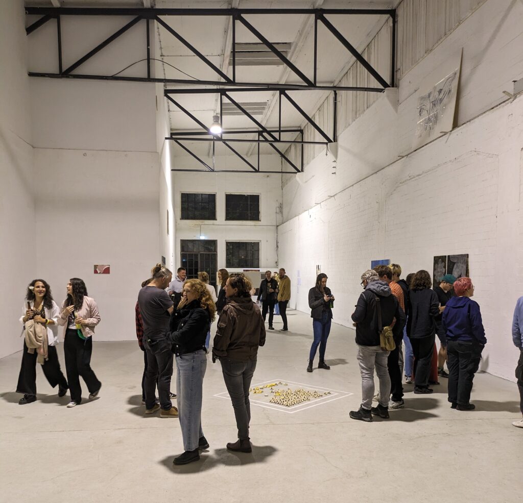 Erlebe die Offenen Ateliers am Hawerkamp in Münster vom 25. bis 27. Oktober 2024. Entdecke einzigartige Kunstwerke und genieße die kreative Atmosphäre.