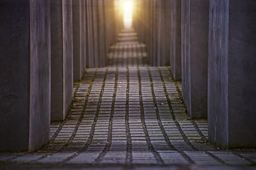 Das Forschungsprojekt „Grafeneck – Münster // 1940 – heute“ beleuchtet NS-„Euthanasie“-Verbrechen und thematisiert aktuelle Entmenschlichungstendenzen in Workshops und Ausstellungen.