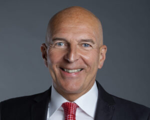 Dr. Georg Lunemann wird als designierter OB-Kandidat der CDU Münster für die Kommunalwahl 2025 gehandelt. Seine umfangreiche Erfahrung macht ihn zur starken Wahl.