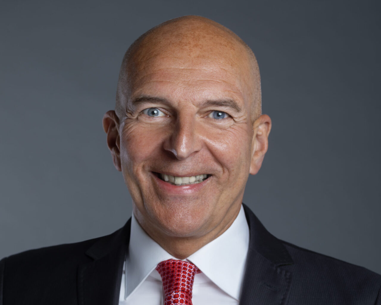 Dr. Georg Lunemann wird als designierter OB-Kandidat der CDU Münster für die Kommunalwahl 2025 gehandelt. Seine umfangreiche Erfahrung macht ihn zur starken Wahl.