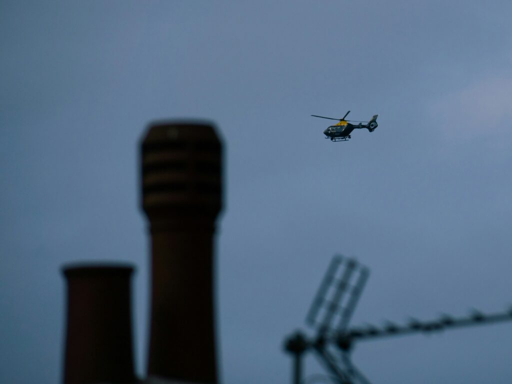 In Verl entdeckte die Polizei Leichenteile in einer Tiefkühltruhe. Die Identität des Opfers ist noch unklar, die Ermittlungen laufen.