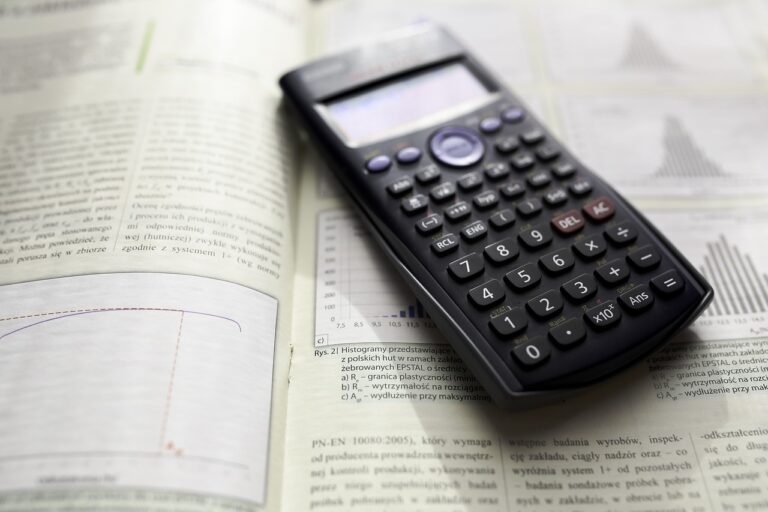 Die DFG fördert ein neues Mathematik-Graduiertenkolleg an der Universität Münster mit über vier Millionen Euro für komplexe Zufallssysteme.