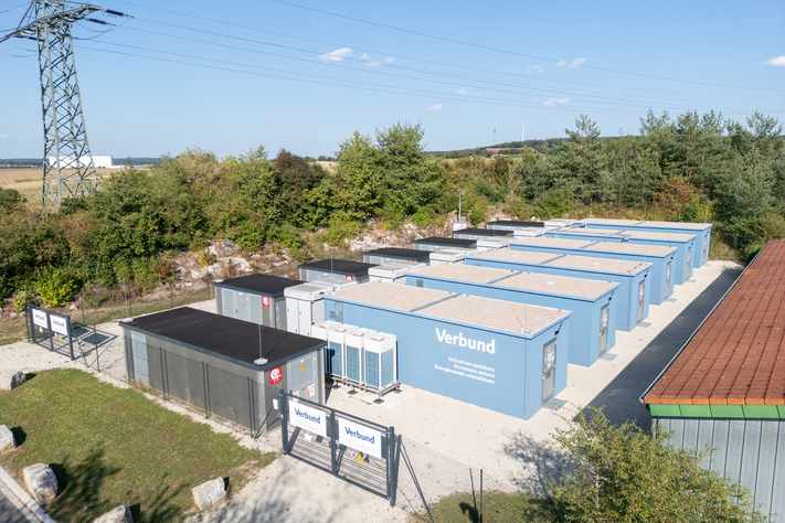 Stadtwerke Münster und VERBUND planen einen Freiluft-Batteriespeicher. Ziel: Netzstabilität und mehr erneuerbare Energie.