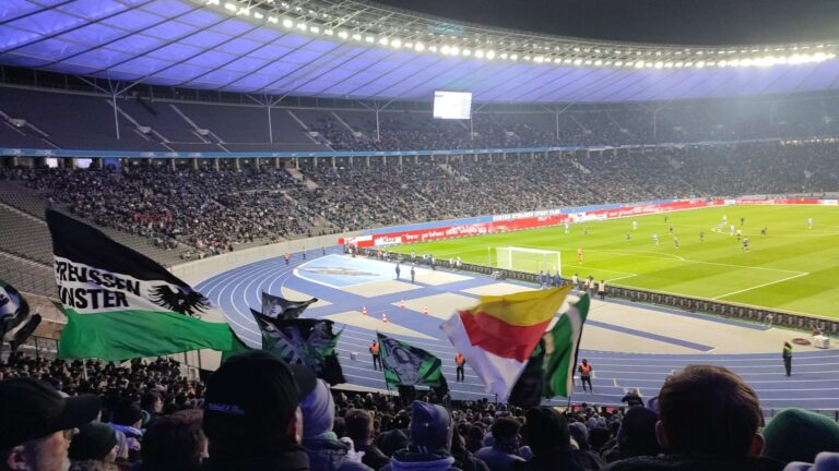 Ein geglückter Elfmeter sorgt für den überraschenden Sieg von Preußen Münster gegen Hertha BSC auswärts in Berlin.