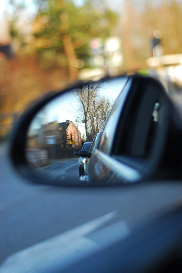 Verfolgungsjagd Steinfurter Straße: Ein 35-Jähriger ohne Fahrerlaubnis flieht unter Alkohol- und Drogeneinfluss vor der Polizei.