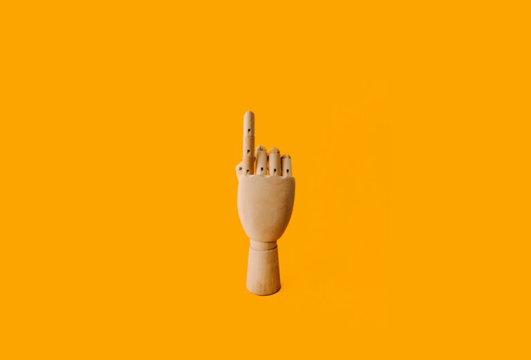 Vor fünf Jahren verlor ein Grevener zwei Finger durch einen Blindgänger. Tipps zur sicheren Entsorgung von Feuerwerkskörpern.