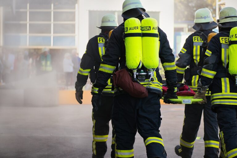 Köln HBF Brand: Kabelbrand verursacht Einschränkungen im Zugverkehr. Betroffen sind auch Verbindungen nach Münster. Alle Infos hier!